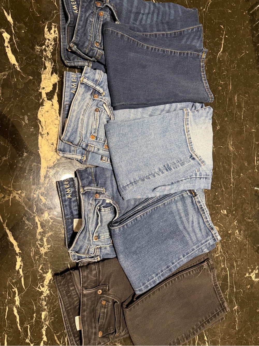 5 pair of American Eagle Outfitters jeans4 are size 31✖️30 & 1 black is 32✖️30 - Picture 7 of 10